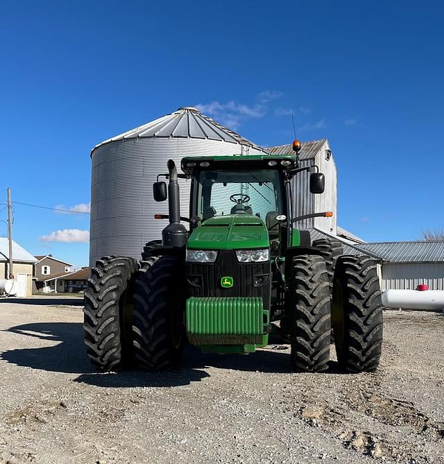 Image of John Deere 8285R equipment image 1