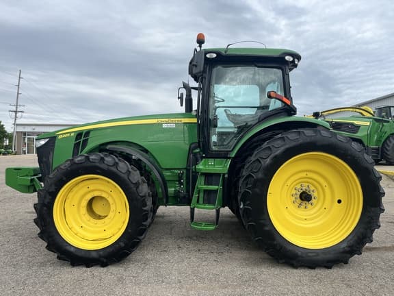 Image of John Deere 8285R equipment image 1
