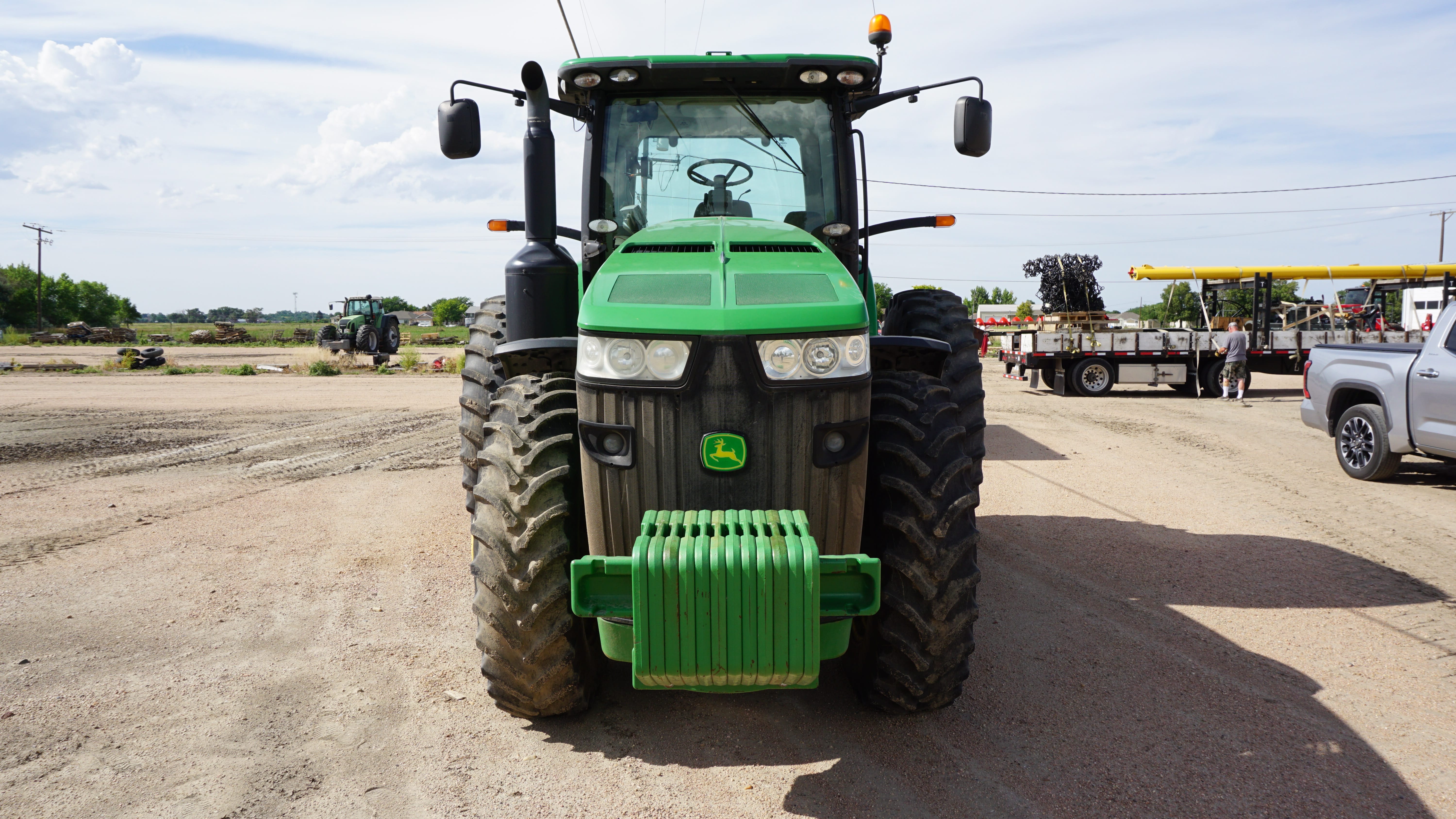 2013 John Deere 8285R Equipment Image0