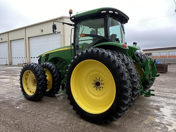 Image of John Deere 8285R equipment image 2