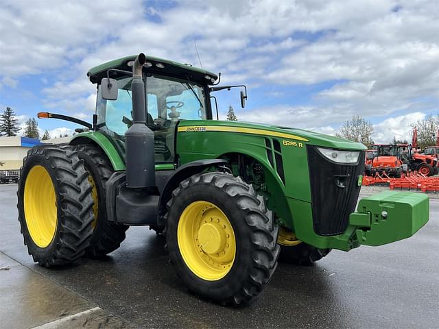 Image of John Deere 8285R equipment image 3