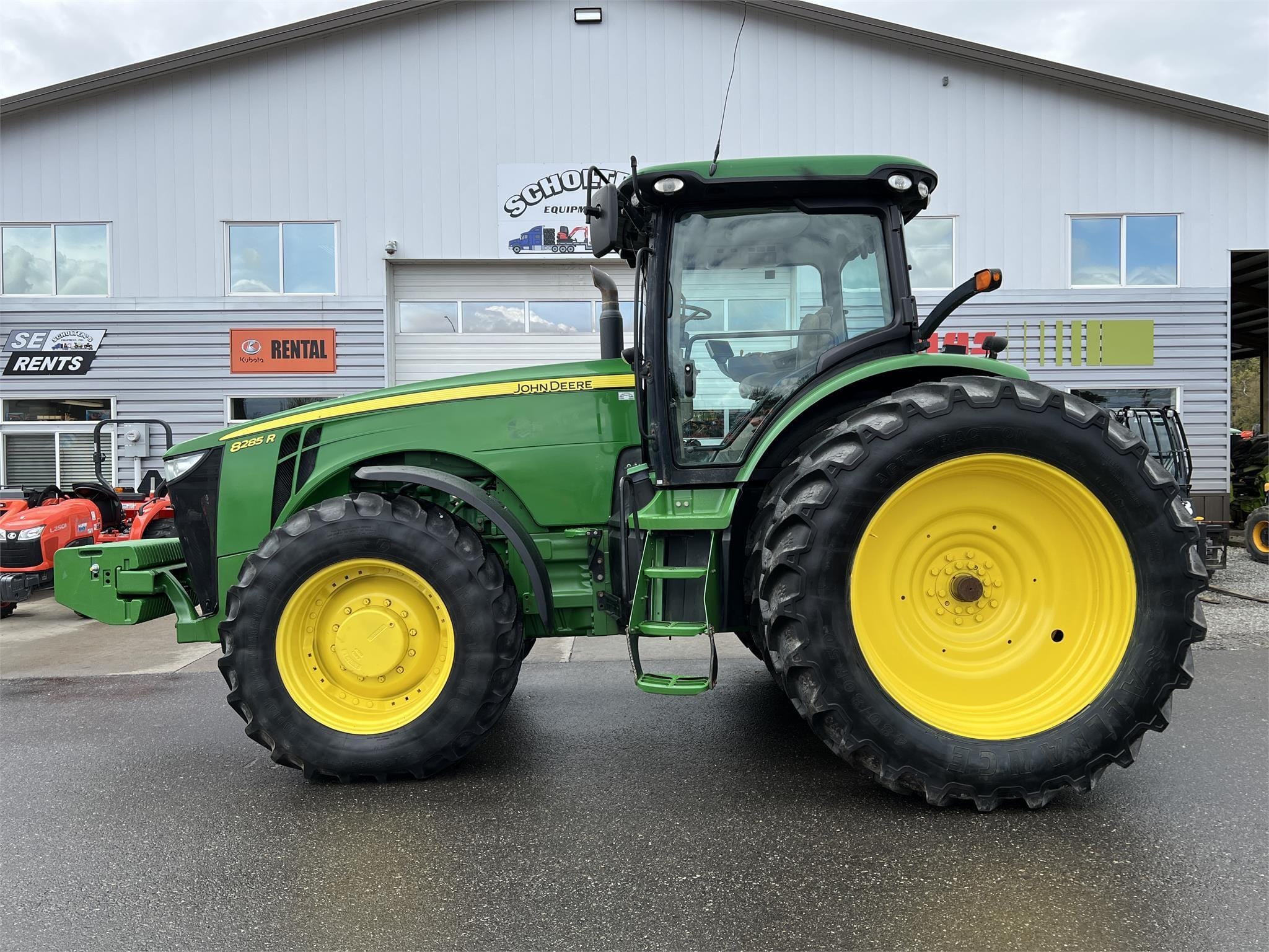 2013 John Deere 8285R Equipment Image0