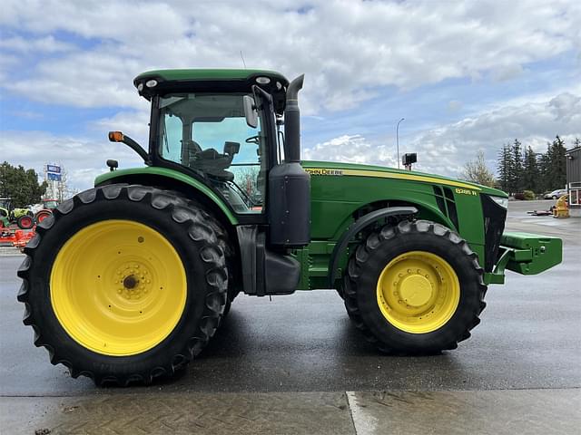 Image of John Deere 8285R equipment image 4