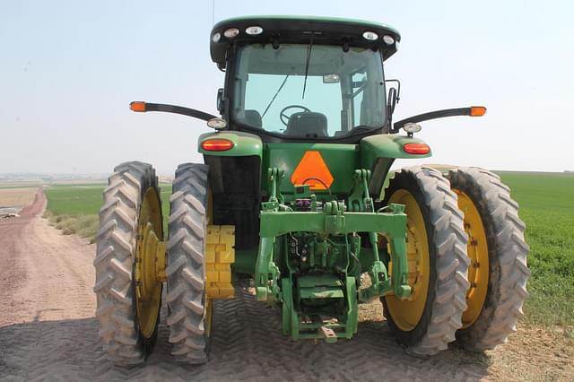 Image of John Deere 8285R equipment image 3