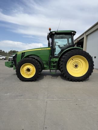 Image of John Deere 8285R equipment image 2