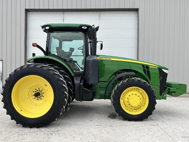 Image of John Deere 8285R equipment image 3