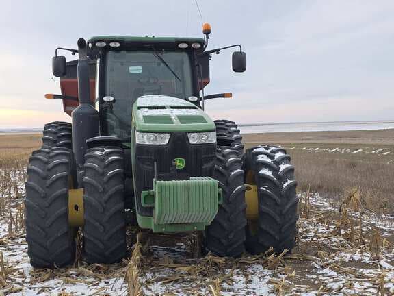 Image of John Deere 8285R equipment image 2
