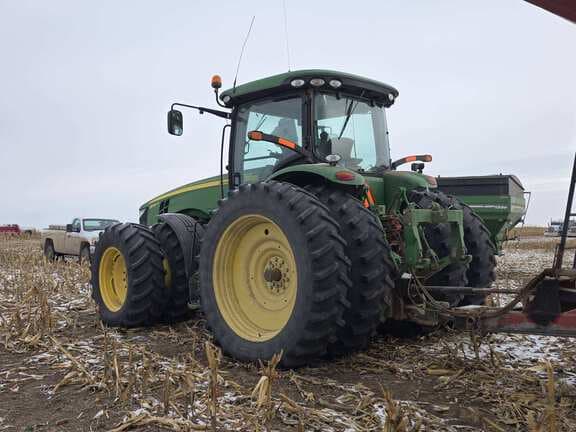 Image of John Deere 8285R equipment image 2
