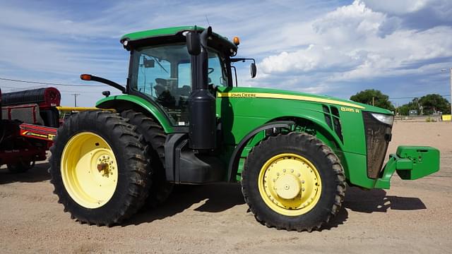 Image of John Deere 8285R equipment image 3