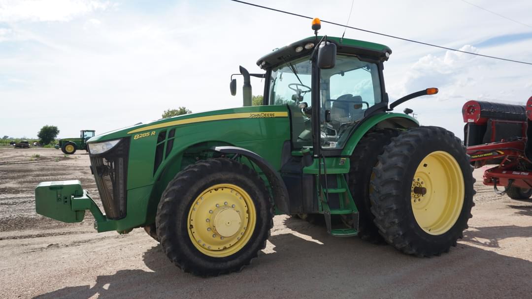 Image of John Deere 8285R Primary image