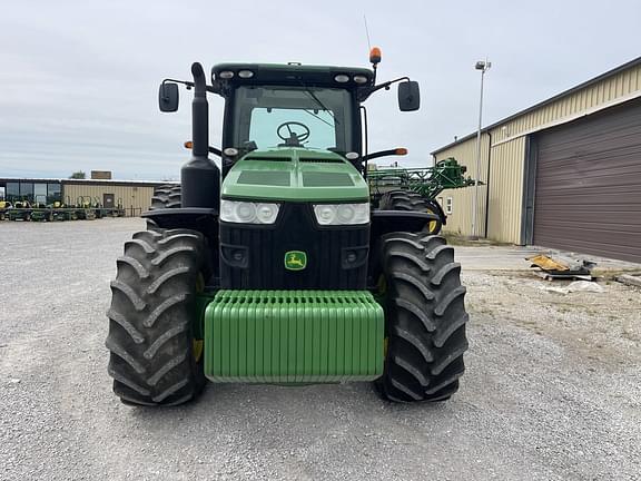 Image of John Deere 8285R equipment image 2