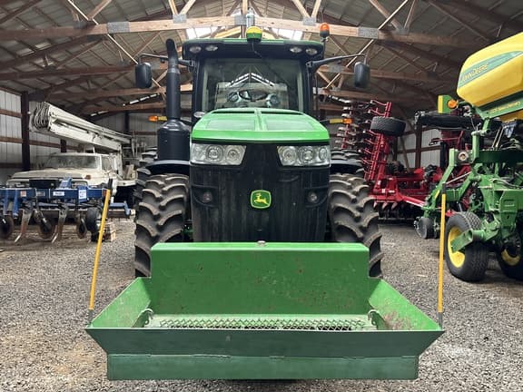 Image of John Deere 8285R equipment image 2