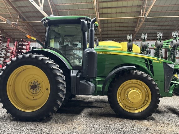 2013 John Deere 8285R Equipment Image0