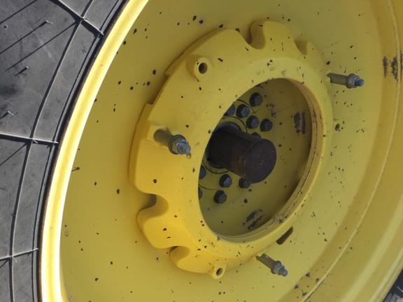 Image of John Deere 8285R equipment image 2