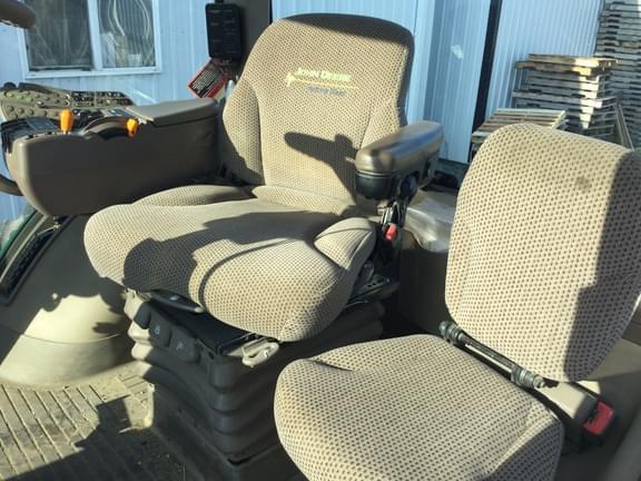 Image of John Deere 8285R equipment image 4