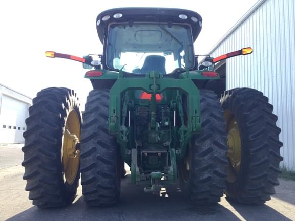 Image of John Deere 8285R equipment image 2