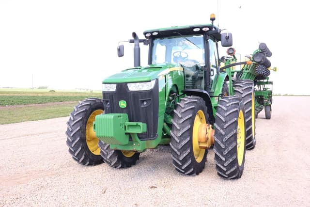 Image of John Deere 8285R equipment image 3