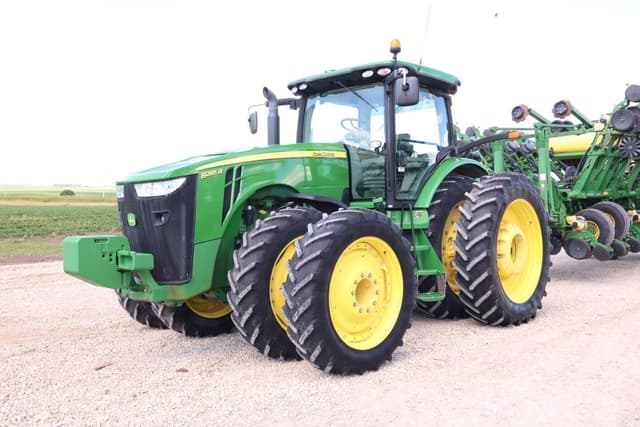 Image of John Deere 8285R equipment image 2
