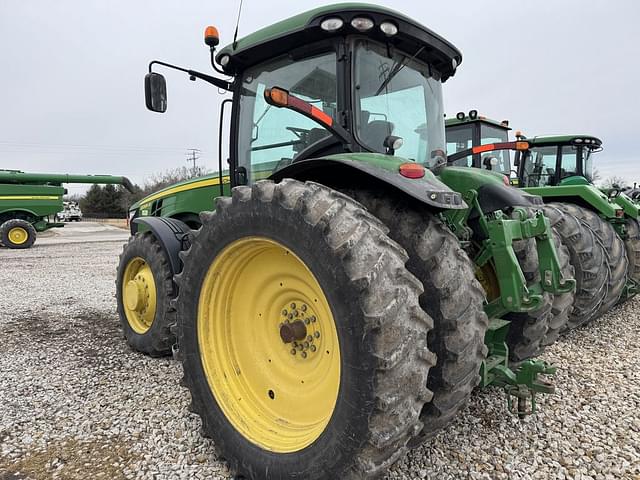 Image of John Deere 8285R equipment image 3