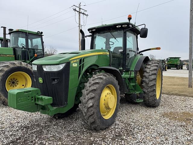 Image of John Deere 8285R equipment image 1