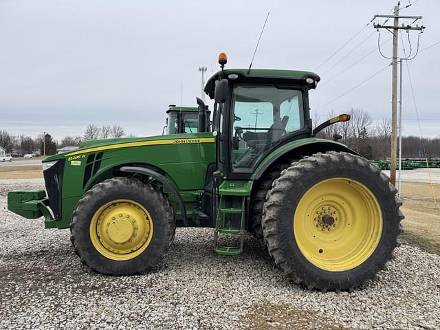 Image of John Deere 8285R equipment image 2