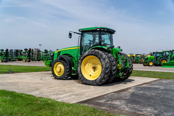 Image of John Deere 8285R equipment image 2