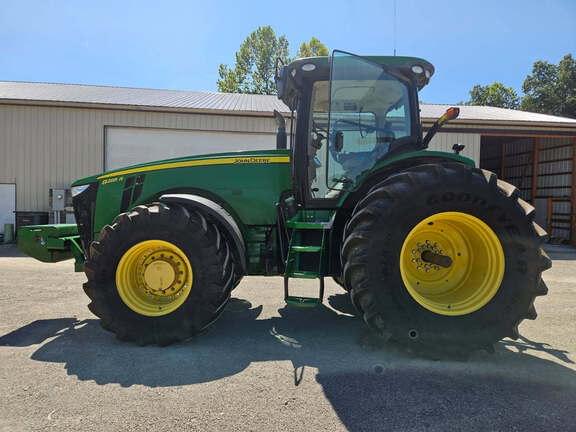 Image of John Deere 8285R equipment image 2