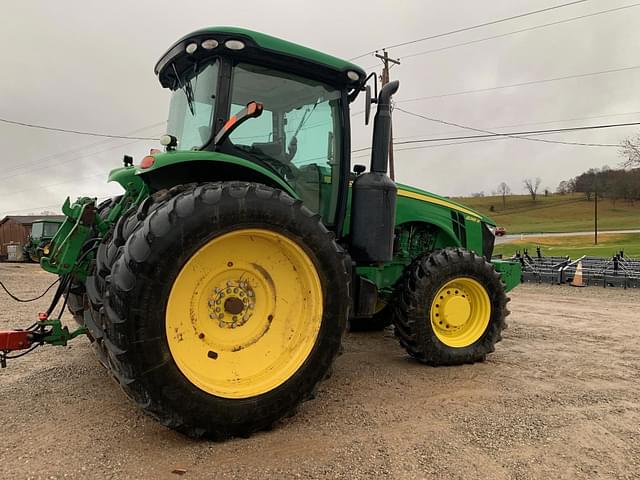 Image of John Deere 8285R equipment image 2