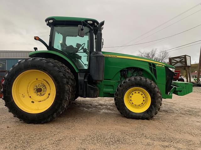 Image of John Deere 8285R equipment image 1