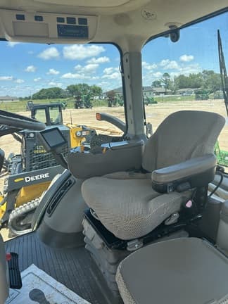 Image of John Deere 8285R equipment image 4