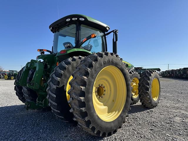Image of John Deere 8285R equipment image 4