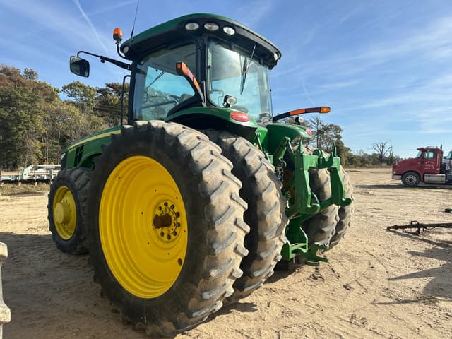 Image of John Deere 8285R equipment image 3