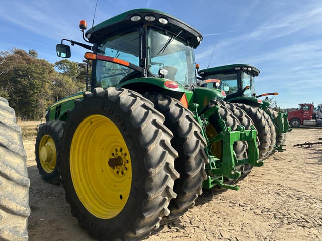 Image of John Deere 8285R equipment image 3