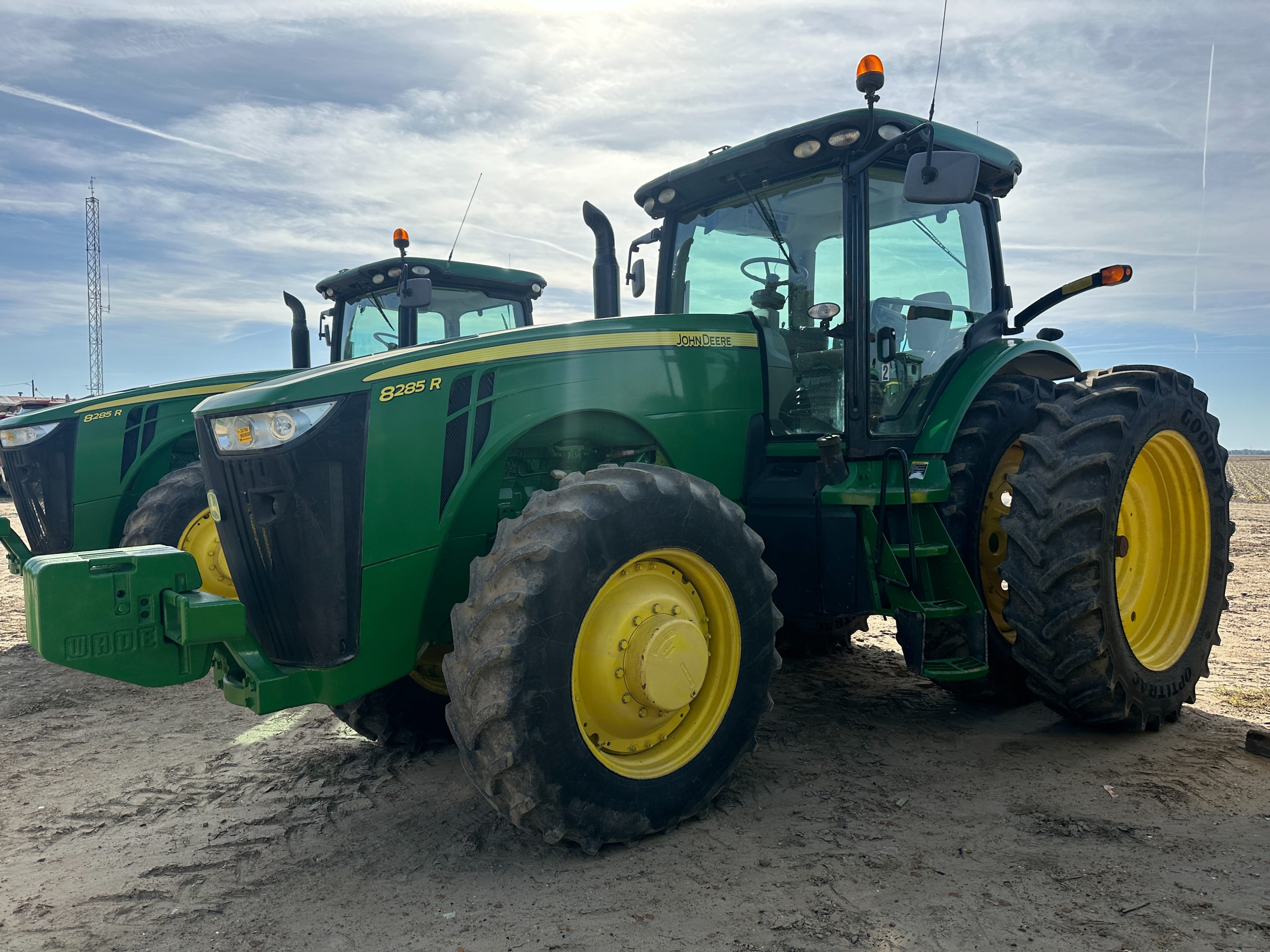 2013 John Deere 8285R Equipment Image0