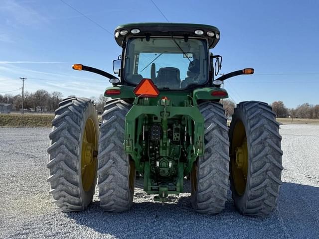 Image of John Deere 8285R equipment image 3