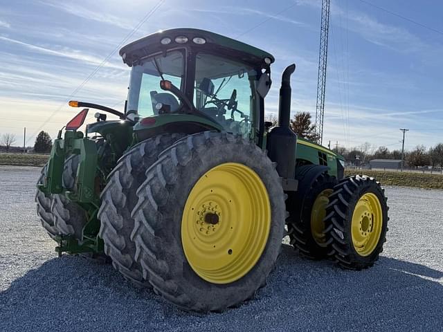 Image of John Deere 8285R equipment image 4