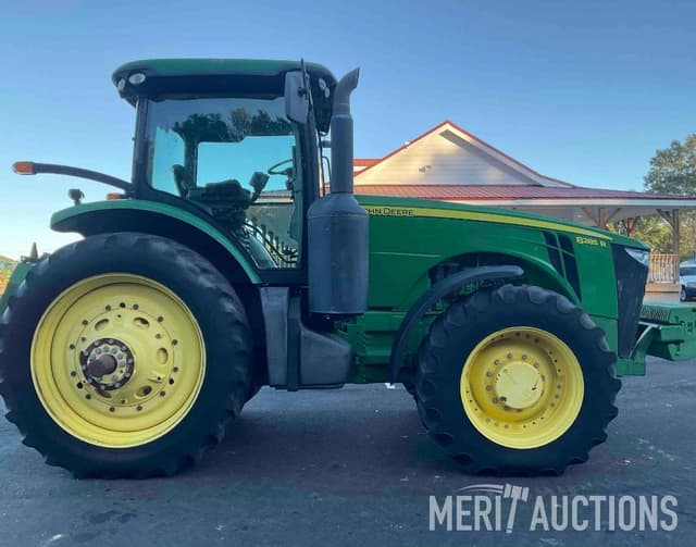 Image of John Deere 8285R equipment image 3