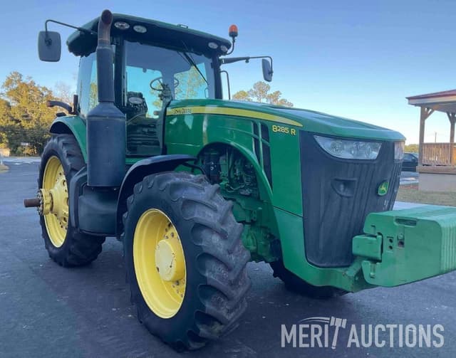 Image of John Deere 8285R equipment image 2