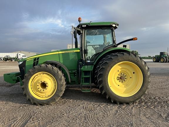 Image of John Deere 8310R equipment image 1