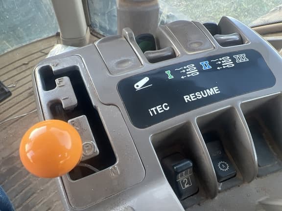 Image of John Deere 8310R equipment image 1