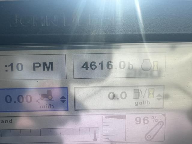 Image of John Deere 8310R equipment image 4