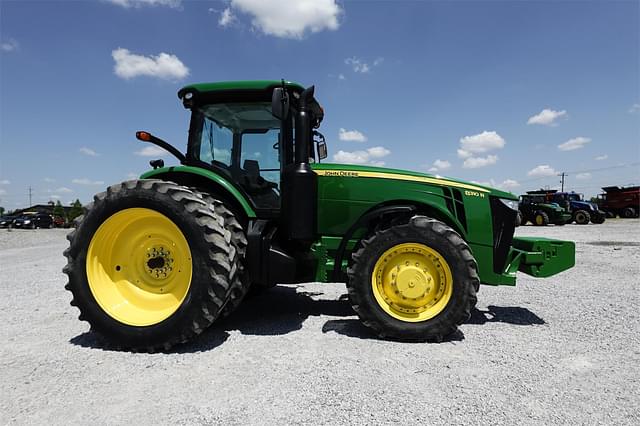 Image of John Deere 8310R equipment image 3