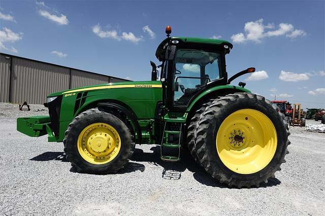 Image of John Deere 8310R equipment image 2