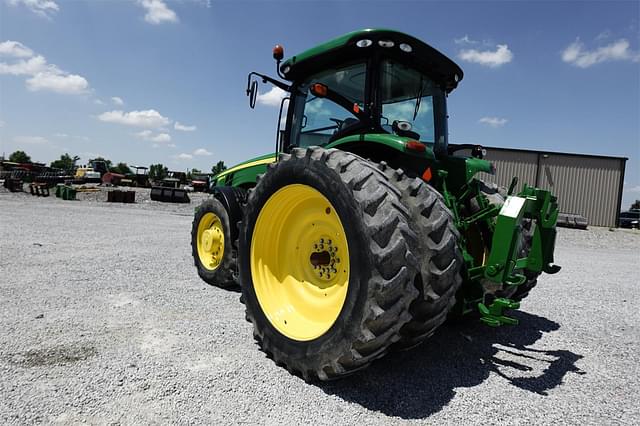 Image of John Deere 8310R equipment image 4