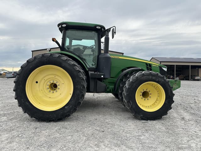 Image of John Deere 8310R equipment image 3