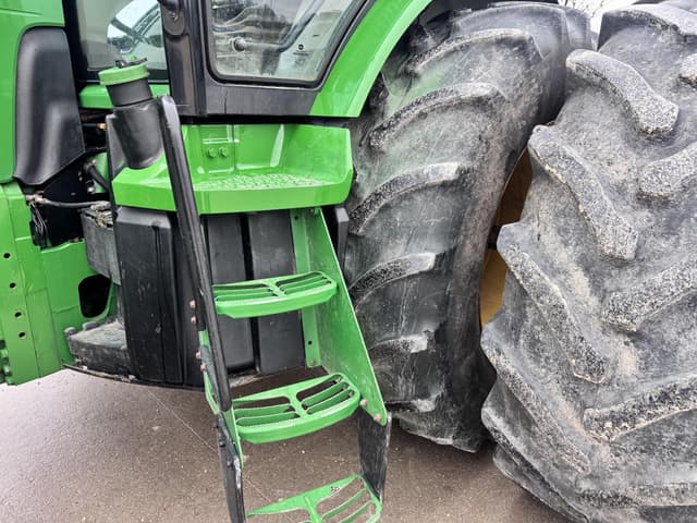 Image of John Deere 8310R equipment image 3