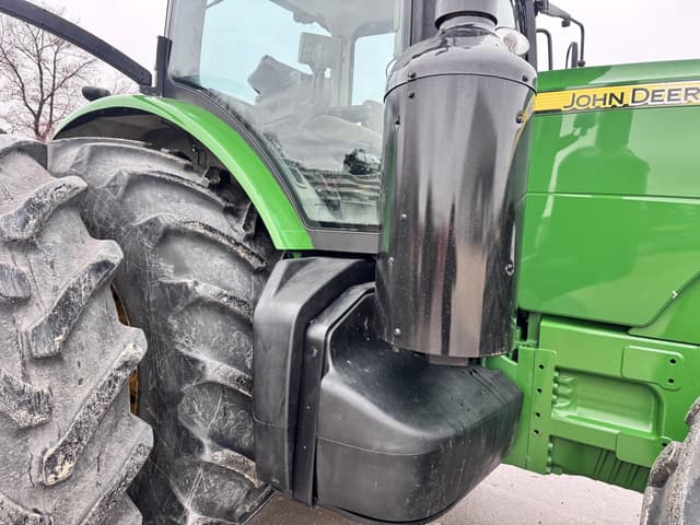 Image of John Deere 8310R equipment image 1