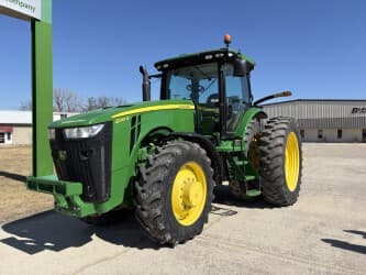 Image of John Deere 8310R equipment image 2