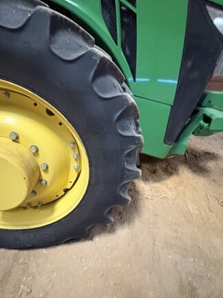 Image of John Deere 8310R equipment image 3