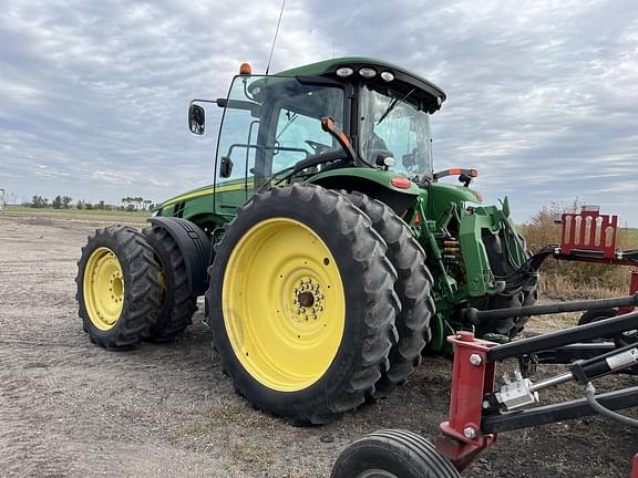 Image of John Deere 8310R equipment image 2